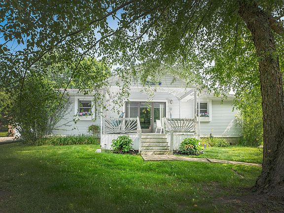 2nd image of 60 Appleseed Ct