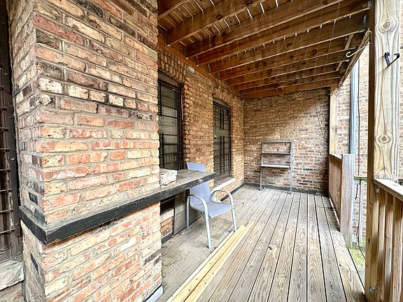 5th image of 2858 N Clark St APT 2