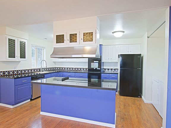 4th image of 707 N Forest St #A