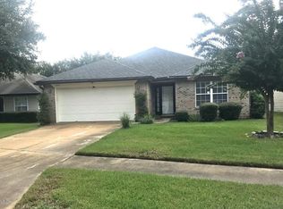 2562 Carson Oaks Dr, Jacksonville, FL 32221