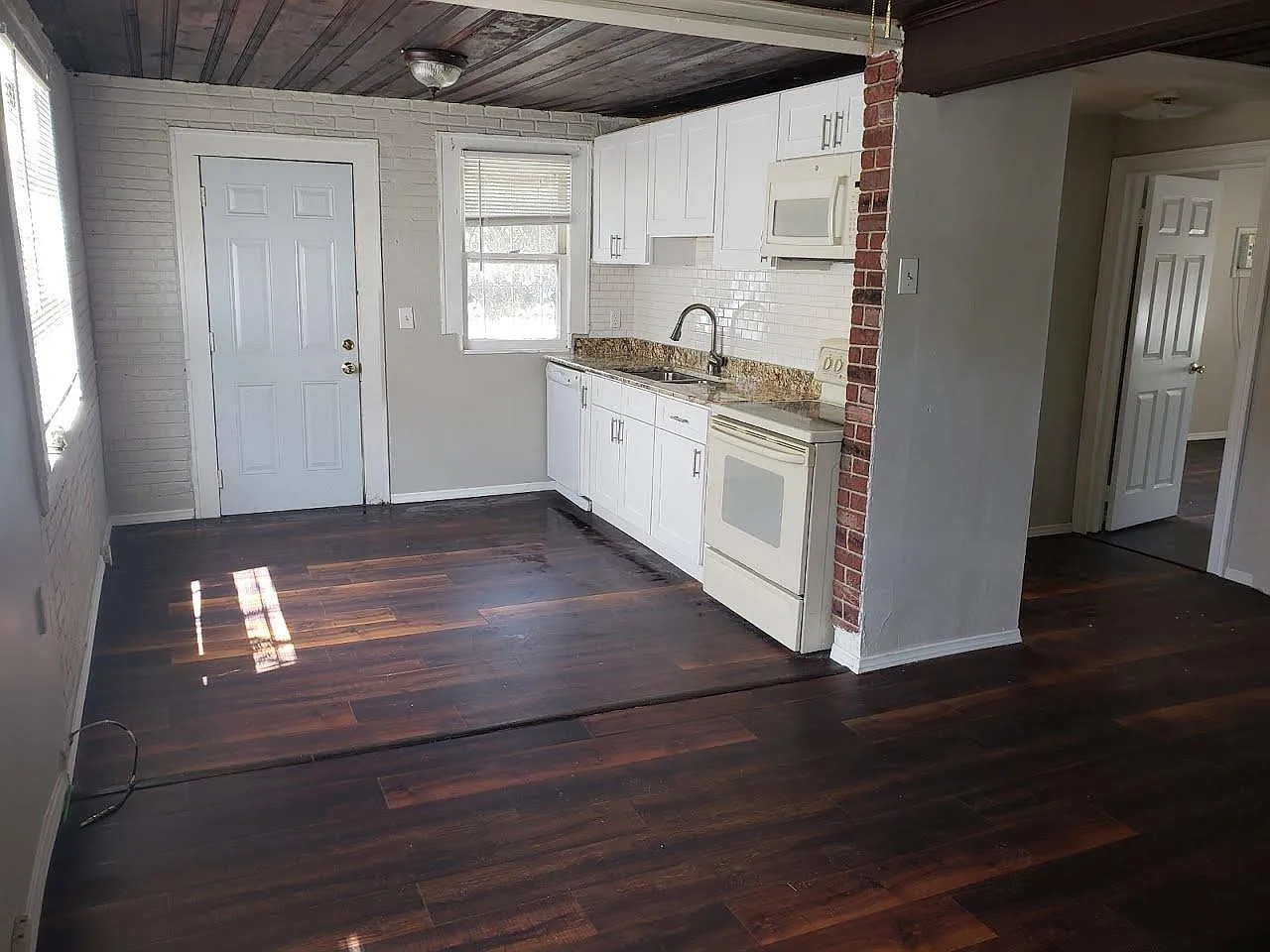 2 bed, 1332 sqft, $1,850 — Photo 2