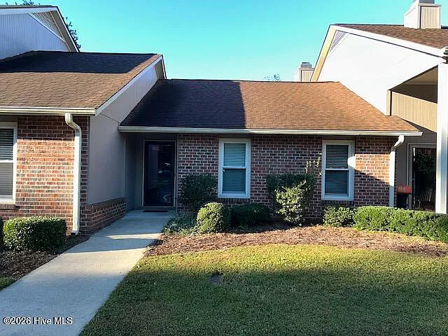 3 bed, 2.0 bath, 1420 sqft, $1,600 — Photo 1