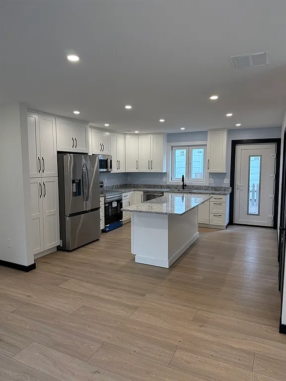 3 bed, 3.0 bath, 1730 sqft, $3,600 — Photo 1