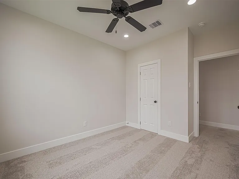 918 Saint Clair St #B — Photo 20