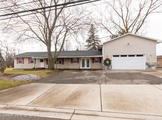 112 E Webb Dr, Dewitt, MI 48820