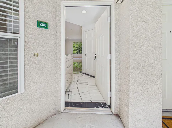 300 Caldecott Ln Unit 206, Oakland, CA 94618