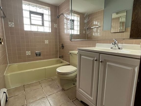 3rd image of 371 Yates Ave APT 9