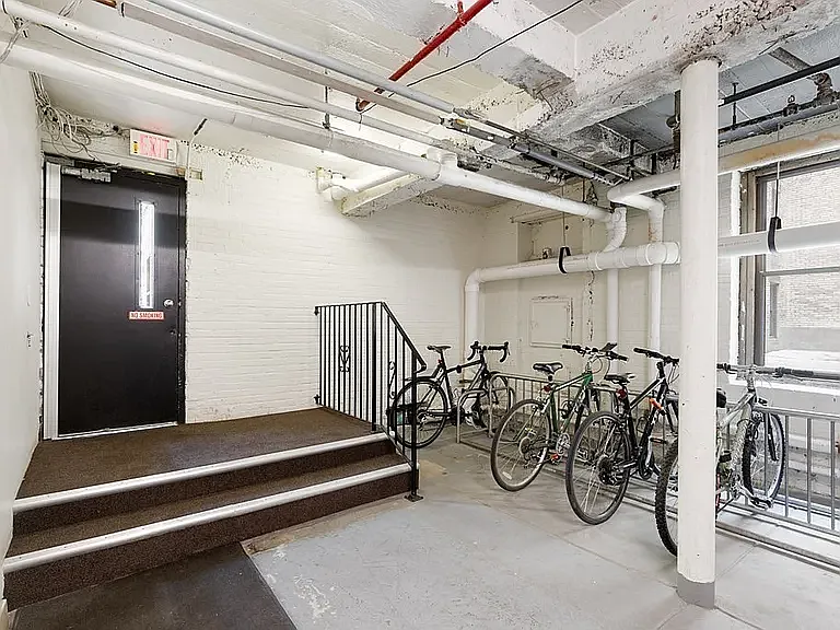 15 Park Dr #7 — Photo 11