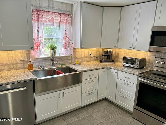 3rd image of 40 Park Ridge Dr