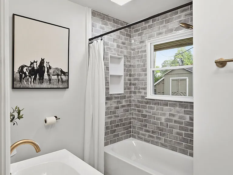 1010 Hitchcock Dr SW — Photo 13