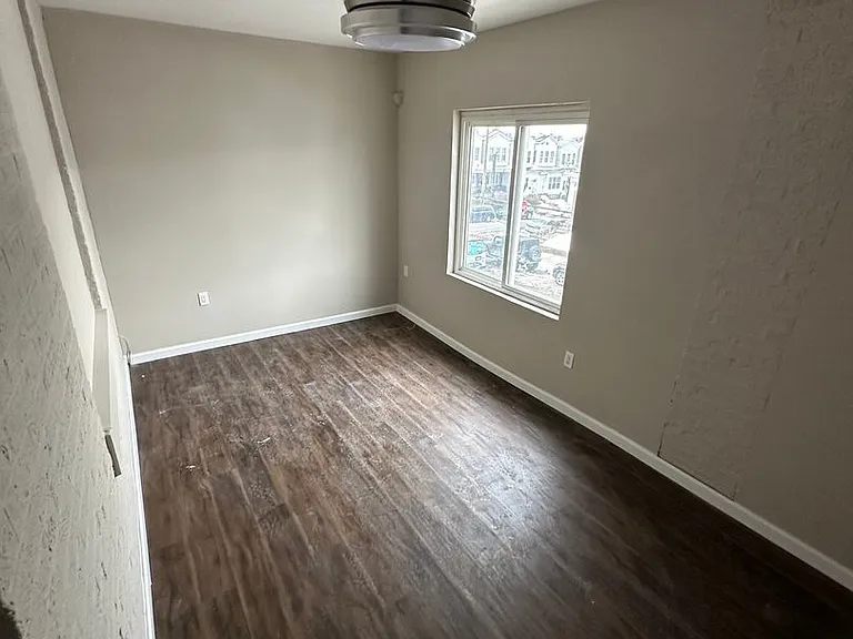 6109 W Jefferson St — Photo 10