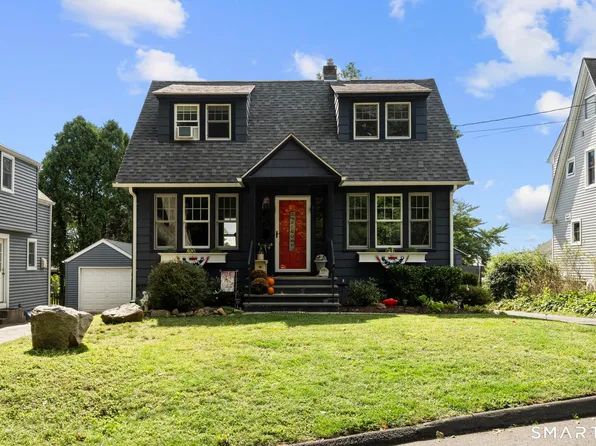 71 School Street, Fairfield, CT 06824