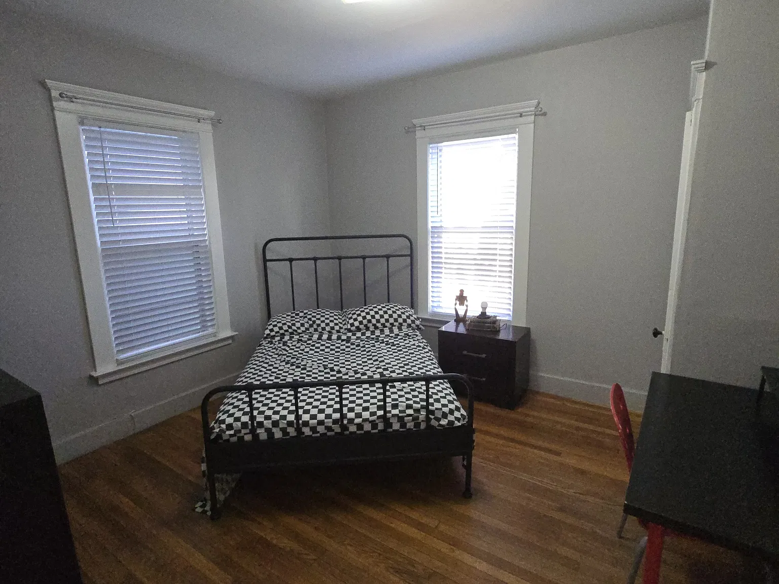 3 bed, 1250 sqft, $2,975 — Photo 4