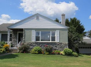 14 Dad Burnhams Rd, Pine Grove, PA 17963