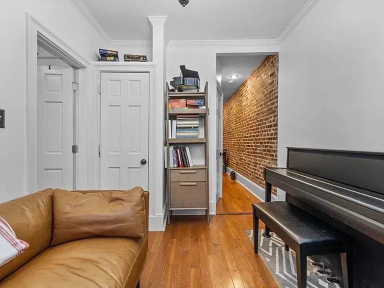 33 Irving St #4 — Photo 5