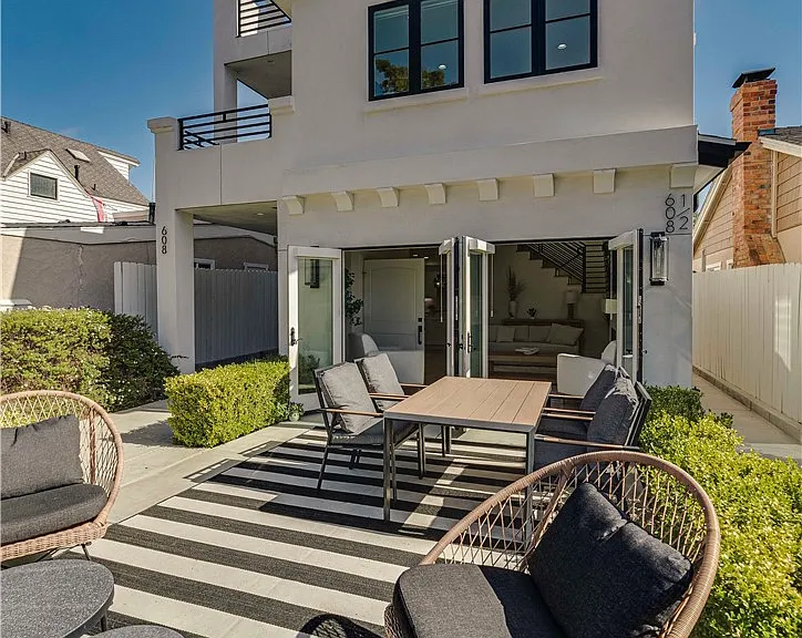 608 Heliotrope Ave — Photo 6