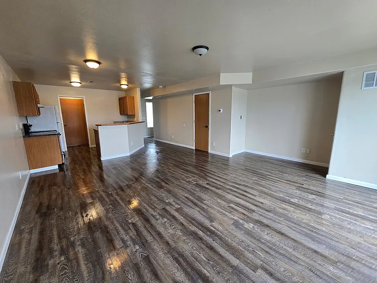 380 Dean Ave #B — Photo 6