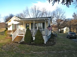 120 Pine Ln, Beaver Falls, PA