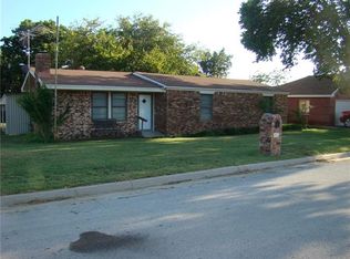 1512 Cobb St, Bridgeport, TX 76426