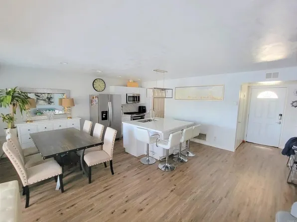 215 Holiday Way, Oceanside, CA 92057