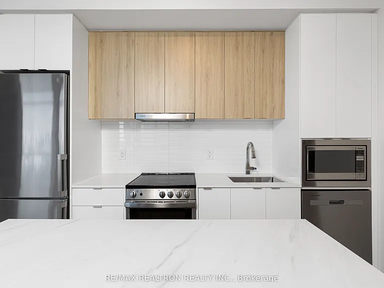 30 Upper Mall Way #A-620 — Photo 8