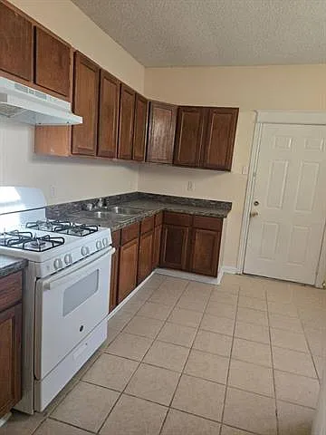 2650 Gladiolus St — Photo 5