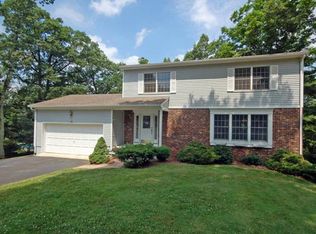 30 Gildersleeve Pl, Watchung, NJ 07069
