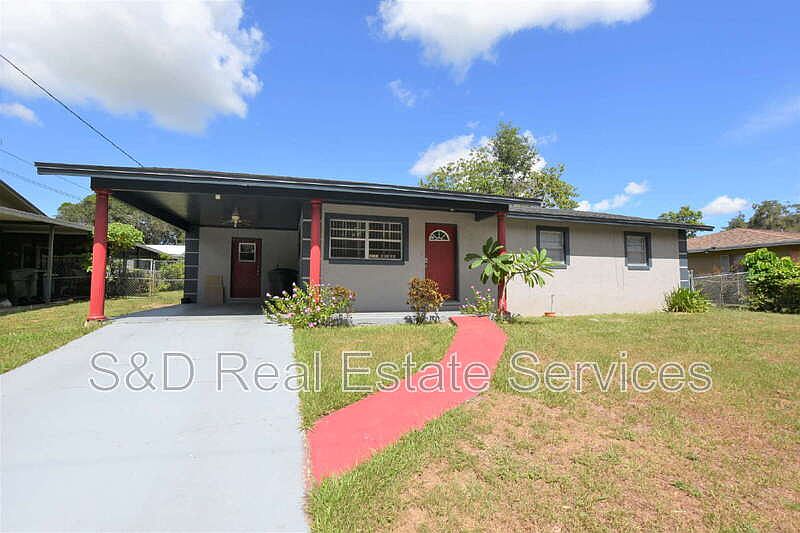 1st image of 1015 E Tee Cir