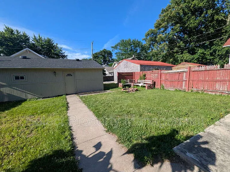 1235 Huestis Ave #B — Photo 17
