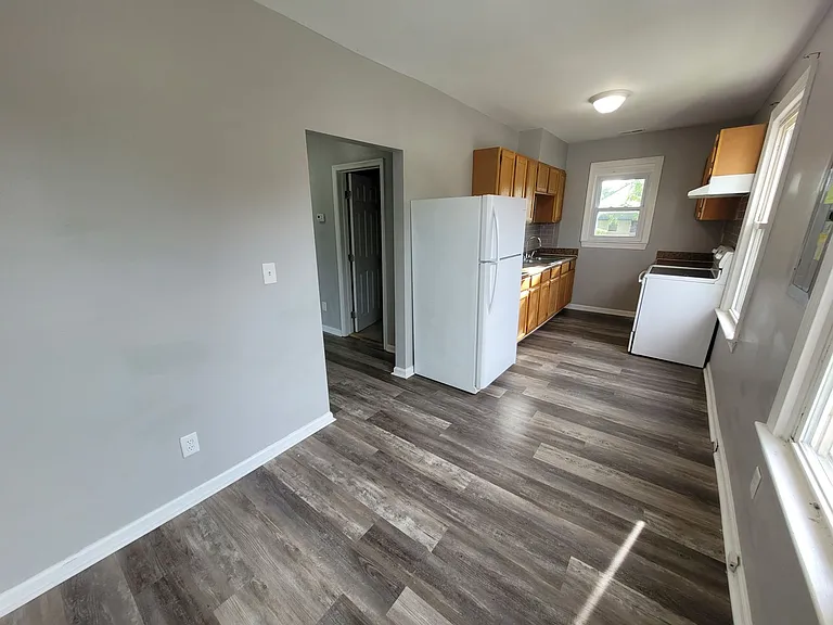 1900 Lansing Ave #B — Photo 8