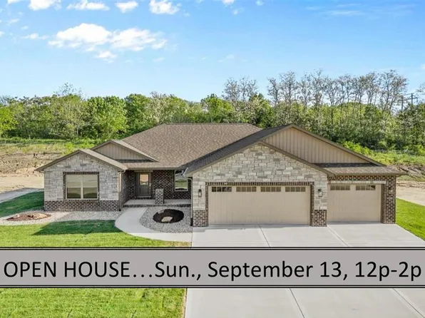 2947 Bluff Ridge Ct, Maryville, IL 62062