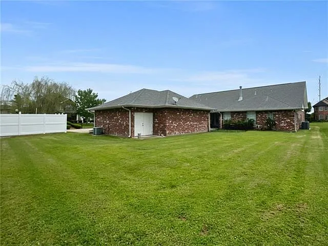 121 Sunflower Rd — Photo 38