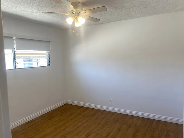 BEDROOM - PHOTO 1