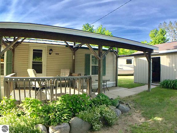 2nd image of 5582 Pine Aire Dr
