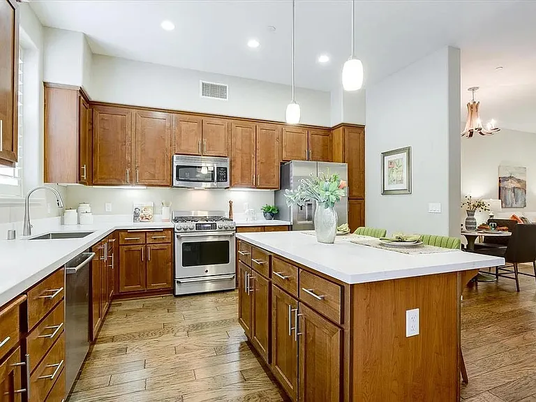 4388 El Camino Real — Photo 13