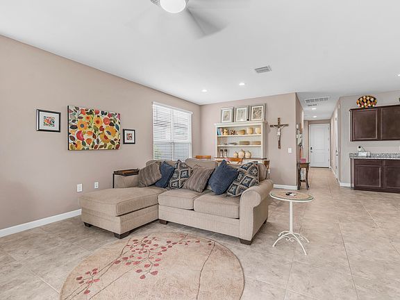 3rd image of 37820 W SAN SISTO Avenue