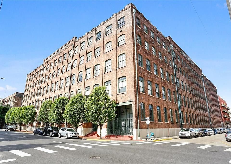 1st image of 1107 S Peters St APT 411