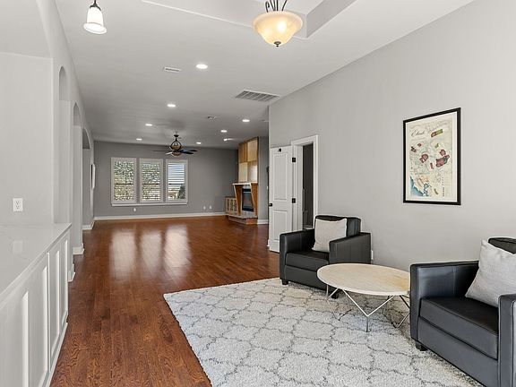 5th image of 227 Golden Bear Dr