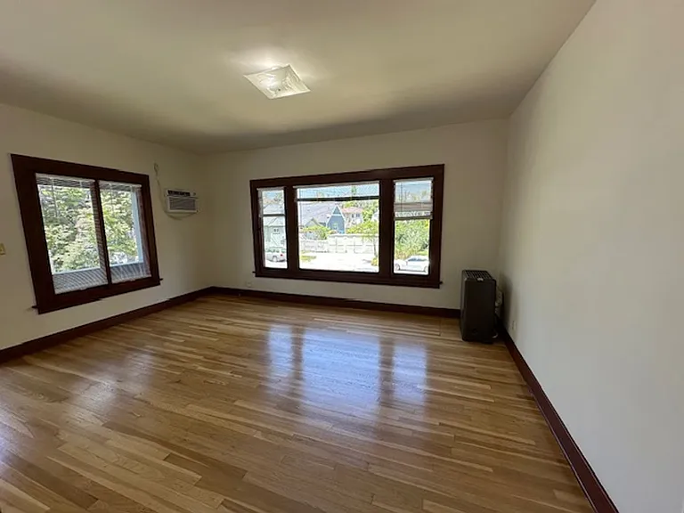1409 Lyndon St — Photo 10