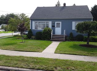 3 Van Ness Ave, Pompton Lakes, NJ 07442