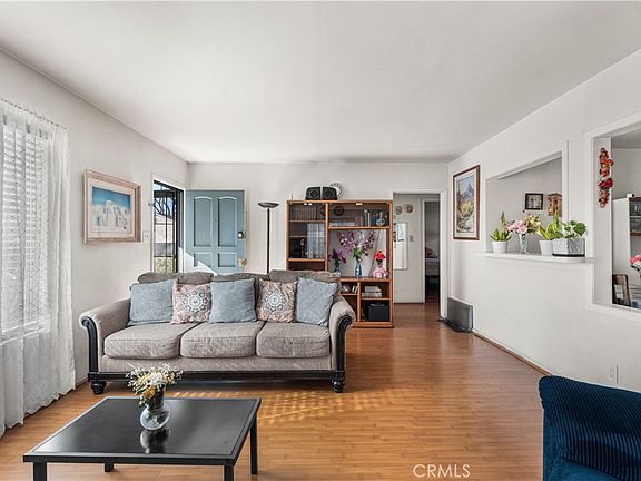 4th image of 5431 Cartwright Ave