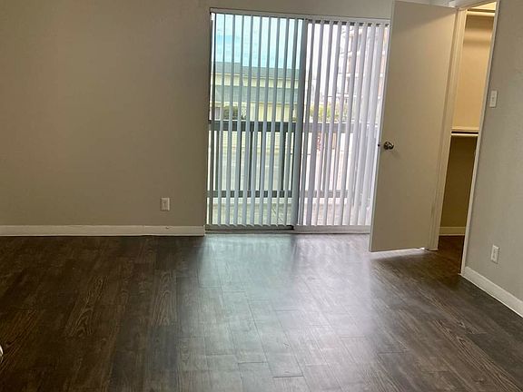 3rd image of 4443 Ocean Dr APT 245