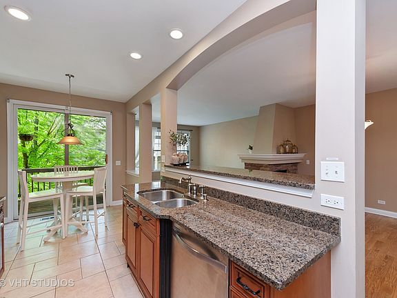 5th image of 325 Hill St Unit D