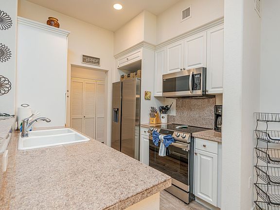 3rd image of 92-1208 Olani St #69-2