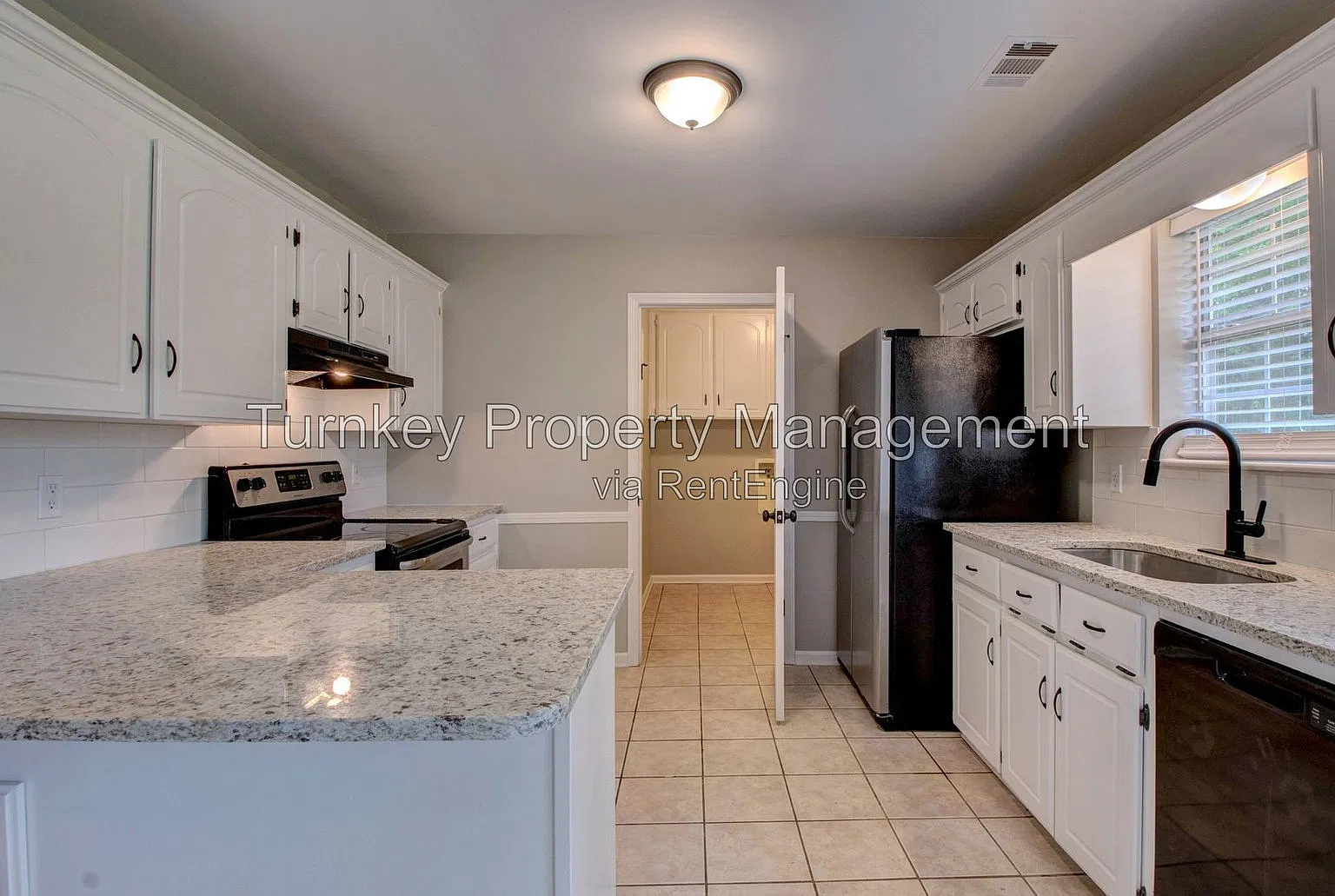 3 bed, 2.0 bath, 1289 sqft, $1,399 — Photo 3