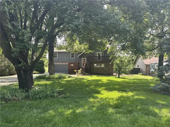 643 N Hemlock St, Ottawa, KS 66067