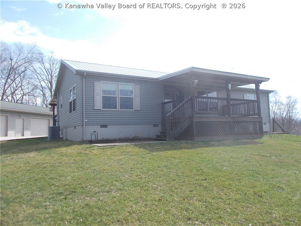 2nd image of 834 Village Ln