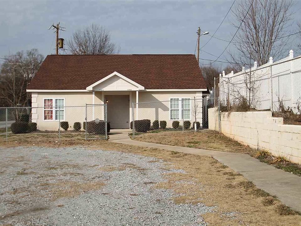 1st image of 134 College St