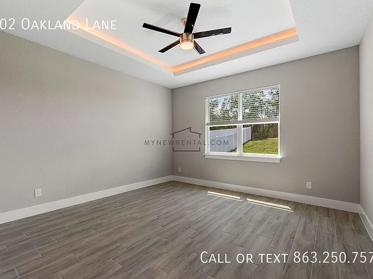 402 Oakland Ln — Photo 26
