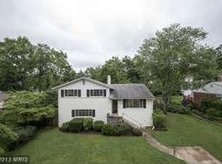 9915 Holmhurst Rd, Bethesda, MD 20817